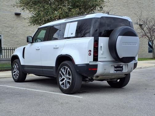 2024 Land Rover Defender 110 P300