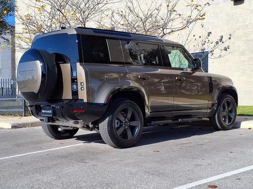 2026 Land Rover Defender P400 X-Dynamic SE