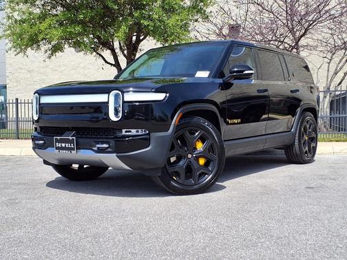 2023 Rivian R1S Adventure