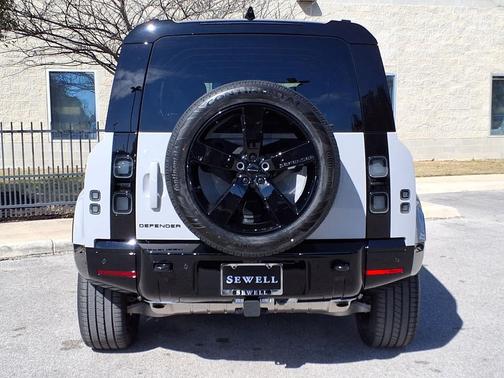 2026 Land Rover Defender P400 X