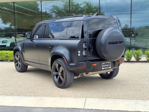 Santorini Black Metallic 2022 Land Rover Defender 110 X
