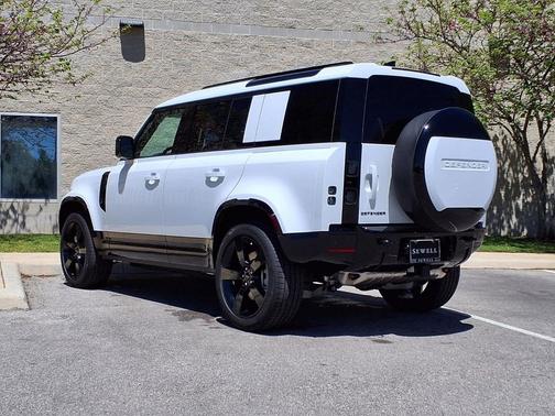 Fuji White 2026 Land Rover Defender P400 X-Dynamic SE