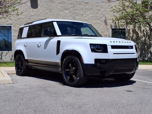 Fuji White 2026 Land Rover Defender P400 X-Dynamic SE