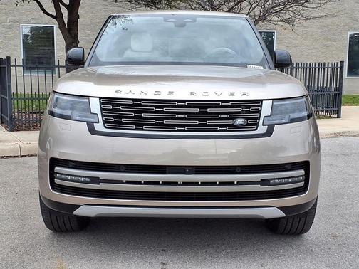 2026 Land Rover Range Rover P530 SE