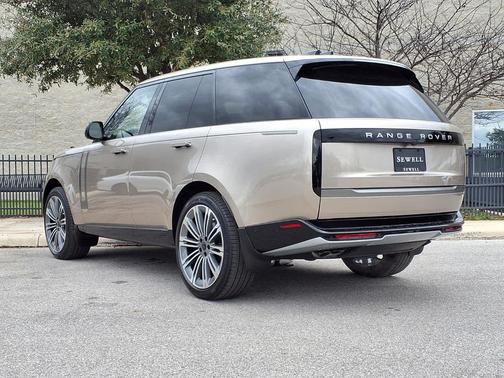 2026 Land Rover Range Rover P530 SE