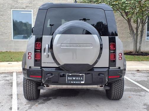 2025 Land Rover Defender 90 P400 X-Dynamic SE