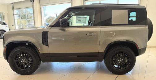 2025 Land Rover Defender 90 P400 X-Dynamic SE