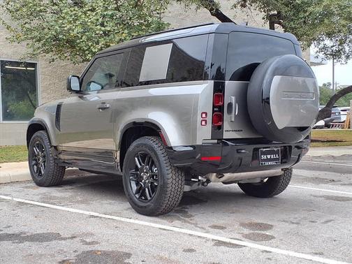 2025 Land Rover Defender 90 P400 X-Dynamic SE