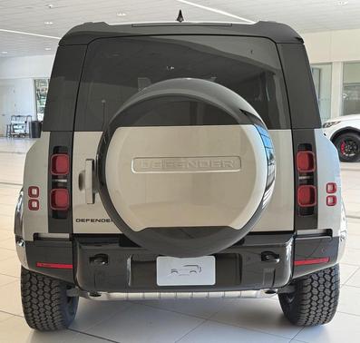 2025 Land Rover Defender 90 P400 X-Dynamic SE