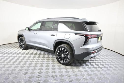 Sterling Gray Metallic 2026 Chevrolet Traverse LT