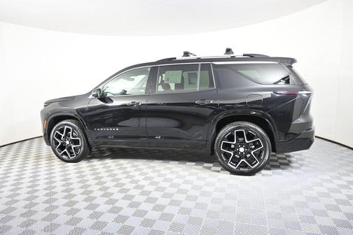 Mosaic Black Metallic 2025 Chevrolet Traverse High Country