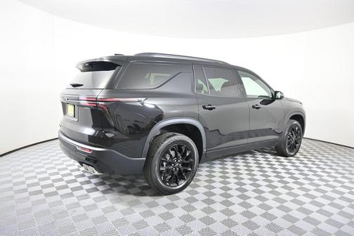 Mosaic Black Metallic 2026 Chevrolet Traverse LT