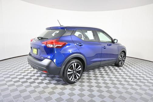 Deep Blue Pearl 2018 Nissan Kicks SV