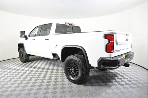 2025 Chevrolet Silverado 2500 4WD Crew Cab Standard Bed ZR2
