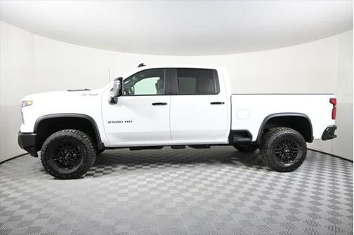 2025 Chevrolet Silverado 2500 4WD Crew Cab Standard Bed ZR2