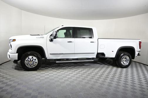 Summit White 2026 Chevrolet Silverado 3500 High Country