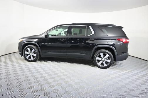 Mosaic Black Metallic 2020 Chevrolet Traverse LT Leather