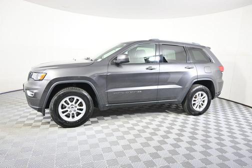 Granite Crystal Metallic Clearcoat 2018 Jeep Grand Cherokee Laredo E