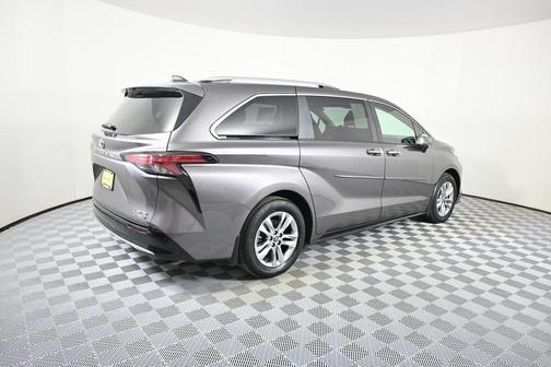 2023 Toyota Sienna Limited