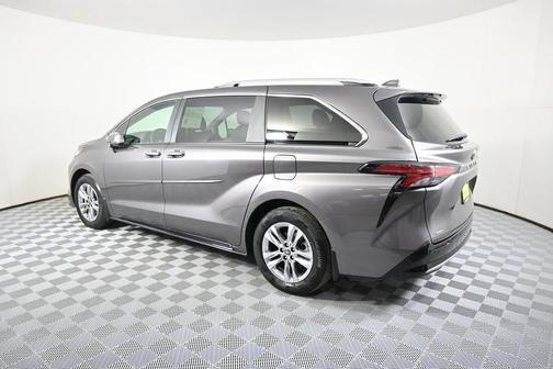 2023 Toyota Sienna Limited