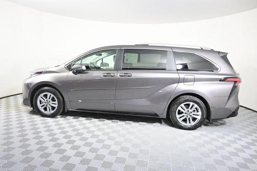 2023 Toyota Sienna Limited