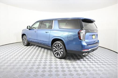 2025 Chevrolet Suburban 4WD High Country