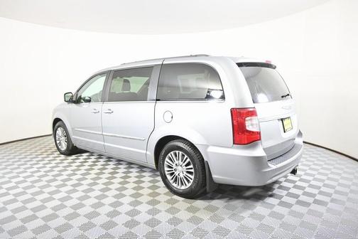2014 Chrysler Town & Country Touring-L