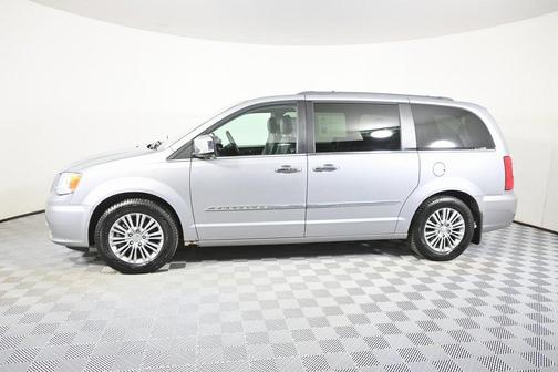 2014 Chrysler Town & Country Touring-L