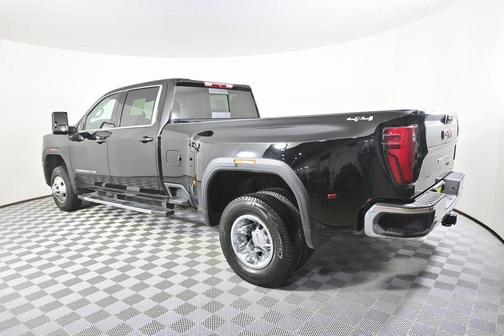 2025 GMC Sierra 3500 SLE