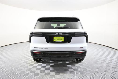 Polar White Tricoat 2026 Chevrolet Traverse RS