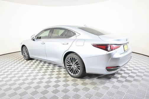 2023 Lexus ES 250 Base
