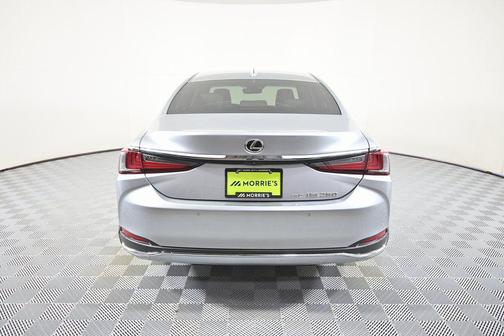 2023 Lexus ES 250 Base