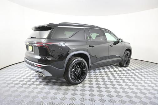 Mosaic Black Metallic 2026 Chevrolet Traverse LT