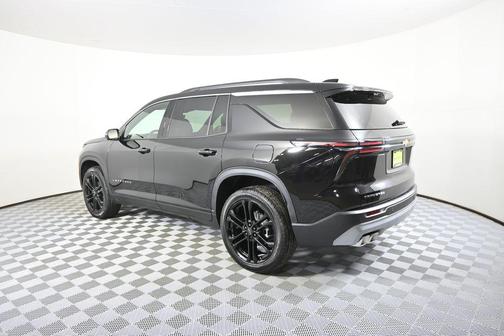 Mosaic Black Metallic 2026 Chevrolet Traverse LT