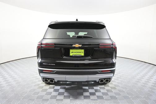 Mosaic Black Metallic 2026 Chevrolet Traverse LT