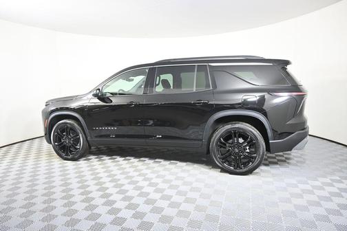 Mosaic Black Metallic 2026 Chevrolet Traverse LT