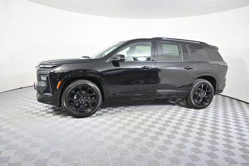 Mosaic Black Metallic 2026 Chevrolet Traverse RS