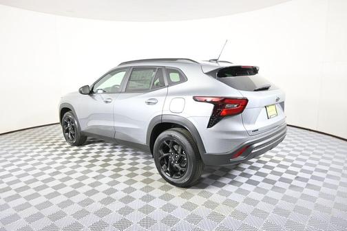 Sterling Gray Metallic 2026 Chevrolet Trax LT