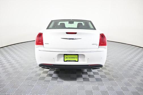2016 Chrysler 300 S