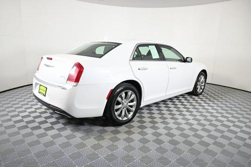 2016 Chrysler 300 S