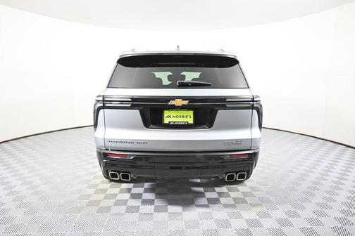 Sterling Gray Metallic 2025 Chevrolet Traverse High Country