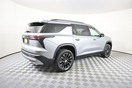 Sterling Gray Metallic 2026 Chevrolet Traverse LT