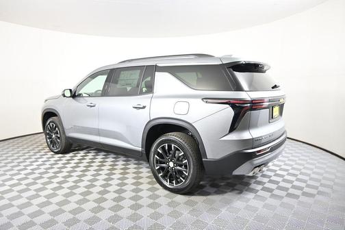 Sterling Gray Metallic 2026 Chevrolet Traverse LT