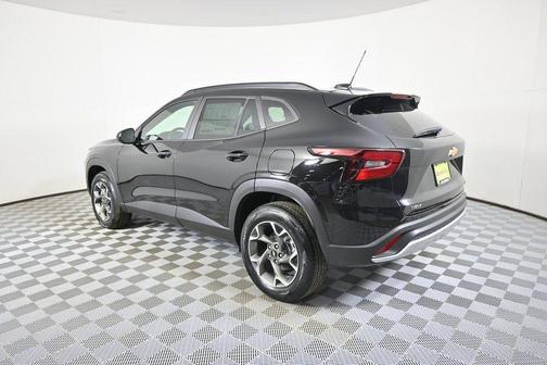 Mosaic Black Metallic 2026 Chevrolet Trax LT