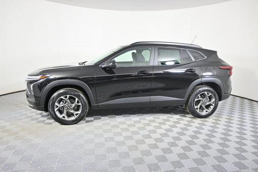 Mosaic Black Metallic 2026 Chevrolet Trax LT