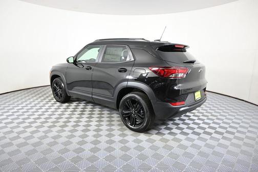 Mosaic Black Metallic 2026 Chevrolet Trailblazer LT