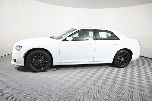 2023 Chrysler 300 Touring