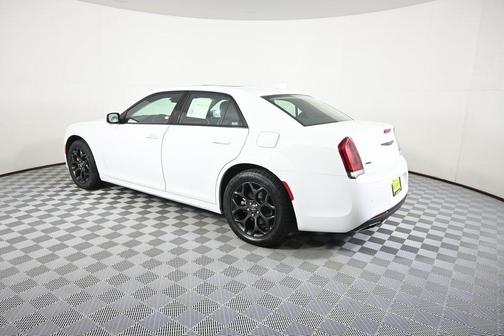 2023 Chrysler 300 Touring