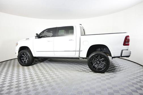 Ivory White Tri-Coat Pearlcoat 2019 RAM 1500 Limited