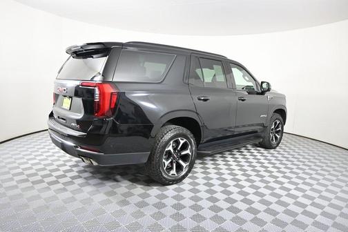 2025 GMC Yukon 4WD AT4